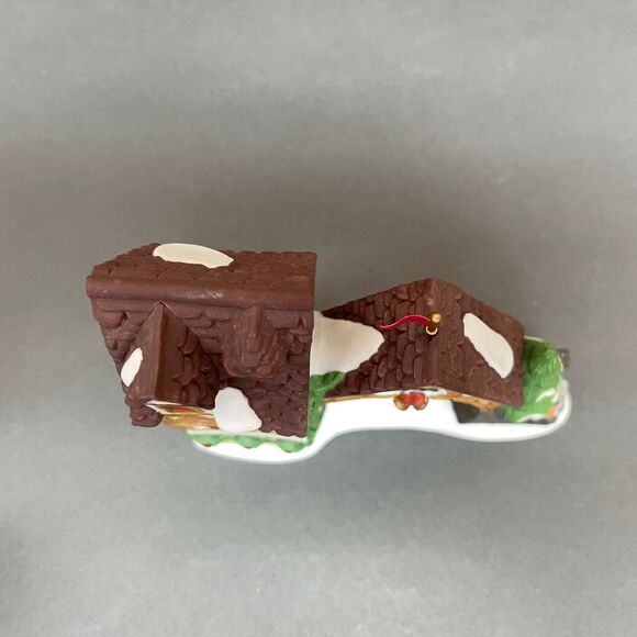 Dept. 56 Dickens' Village Series Postern Building 10 Year Anniversary 1984-1994 - Picture 5 of 11